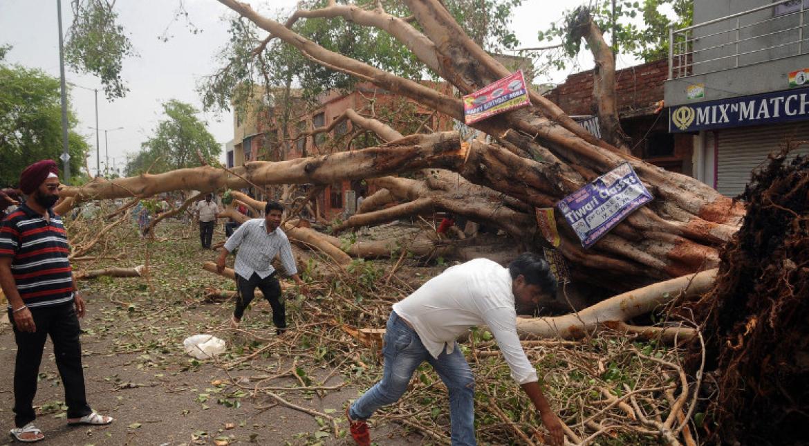 Agra put on 72hour weather alert as Uttar Pradesh battles dust storm