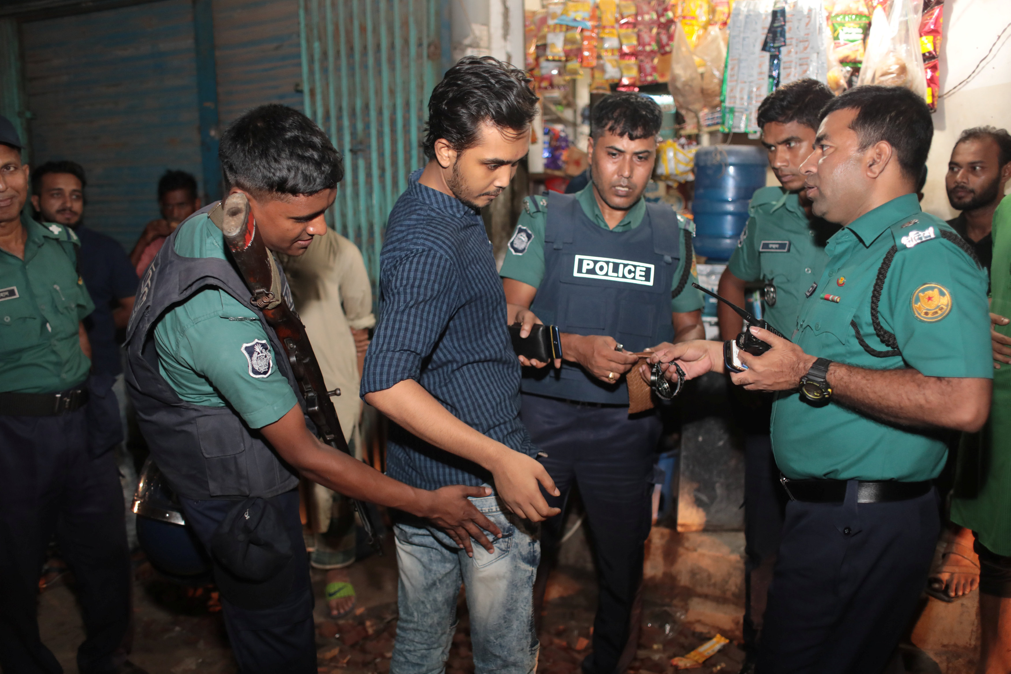 2018-08-13T030022Z_1_LYNXMPEE7C045_RTROPTP_4_BANGLADESH-DRUGS-KILLINGS.JPG
