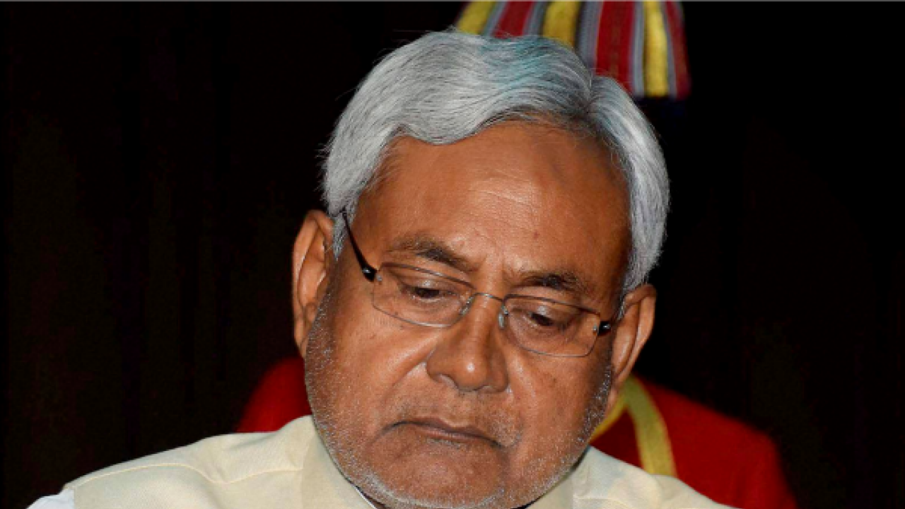 379008-pti-nitish-kumar-oath-taking-sign (1).png